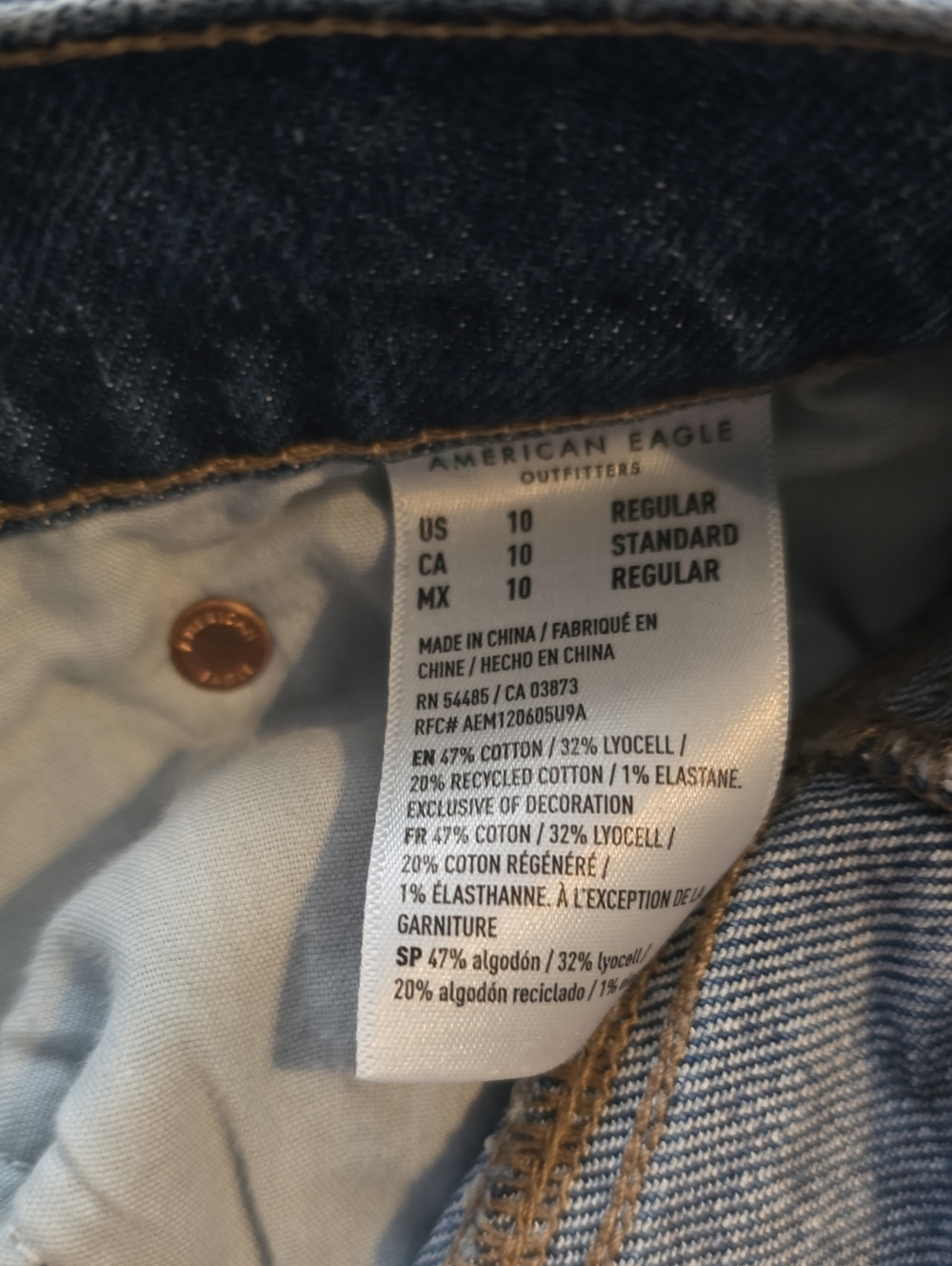 American Eagle Light Blue Jeans - Picture 4 of 4